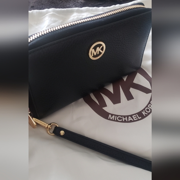 💫MICHAEL KORS: Fulton Large Multifunctional Phone Case, Wristlet / Wallet - Picture 3 of 6